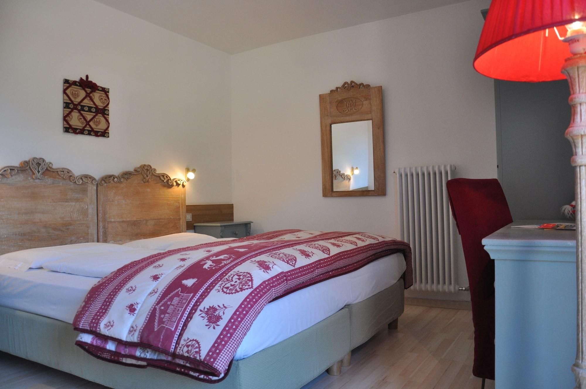 Alpenlife Hotel Someda موينا المظهر الخارجي الصورة