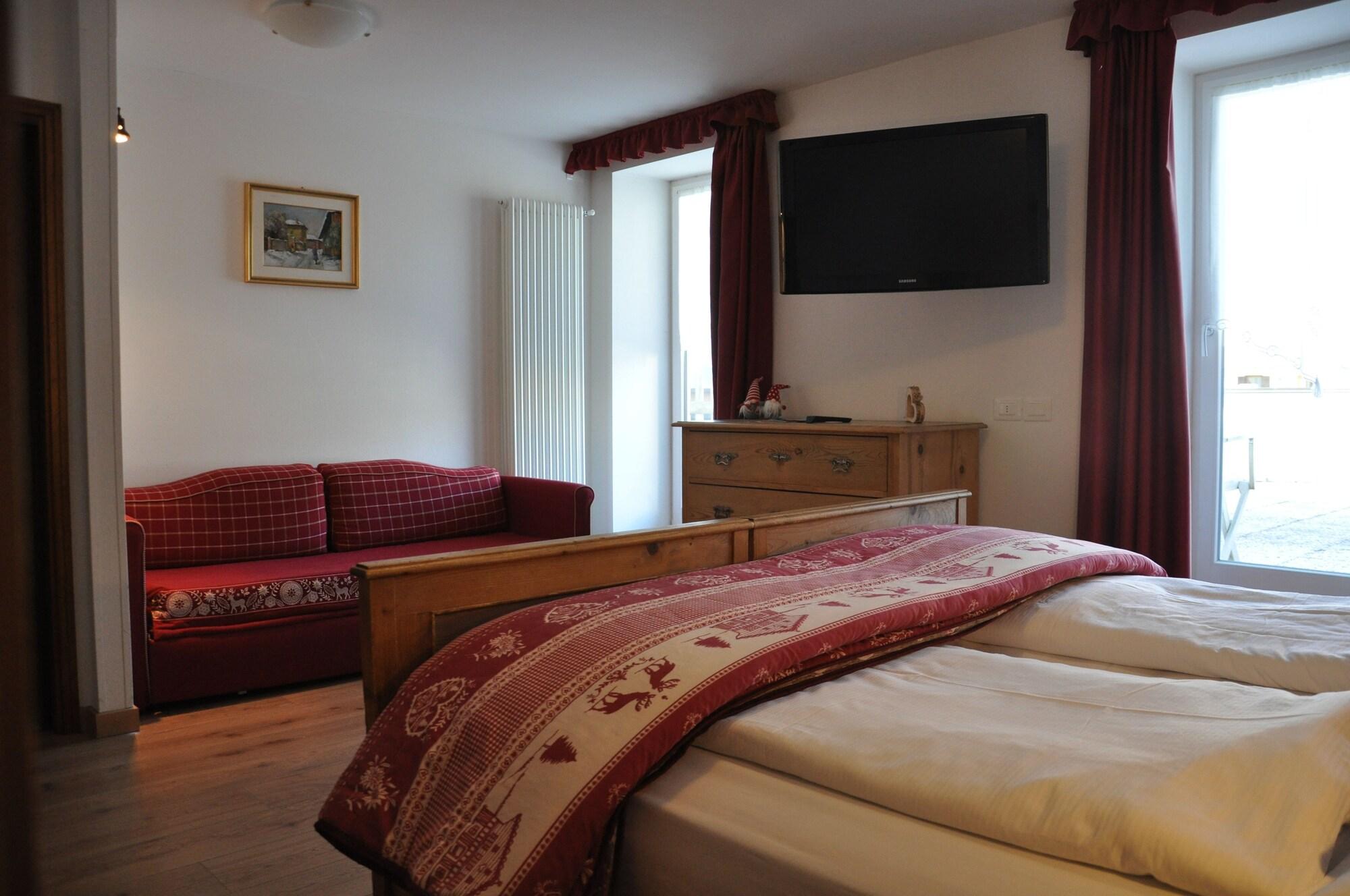 Alpenlife Hotel Someda موينا المظهر الخارجي الصورة