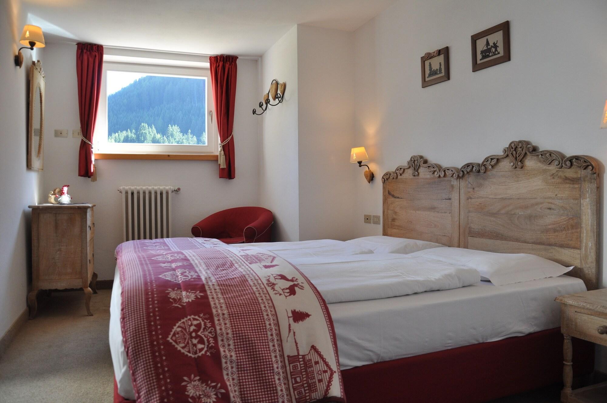 Alpenlife Hotel Someda موينا المظهر الخارجي الصورة