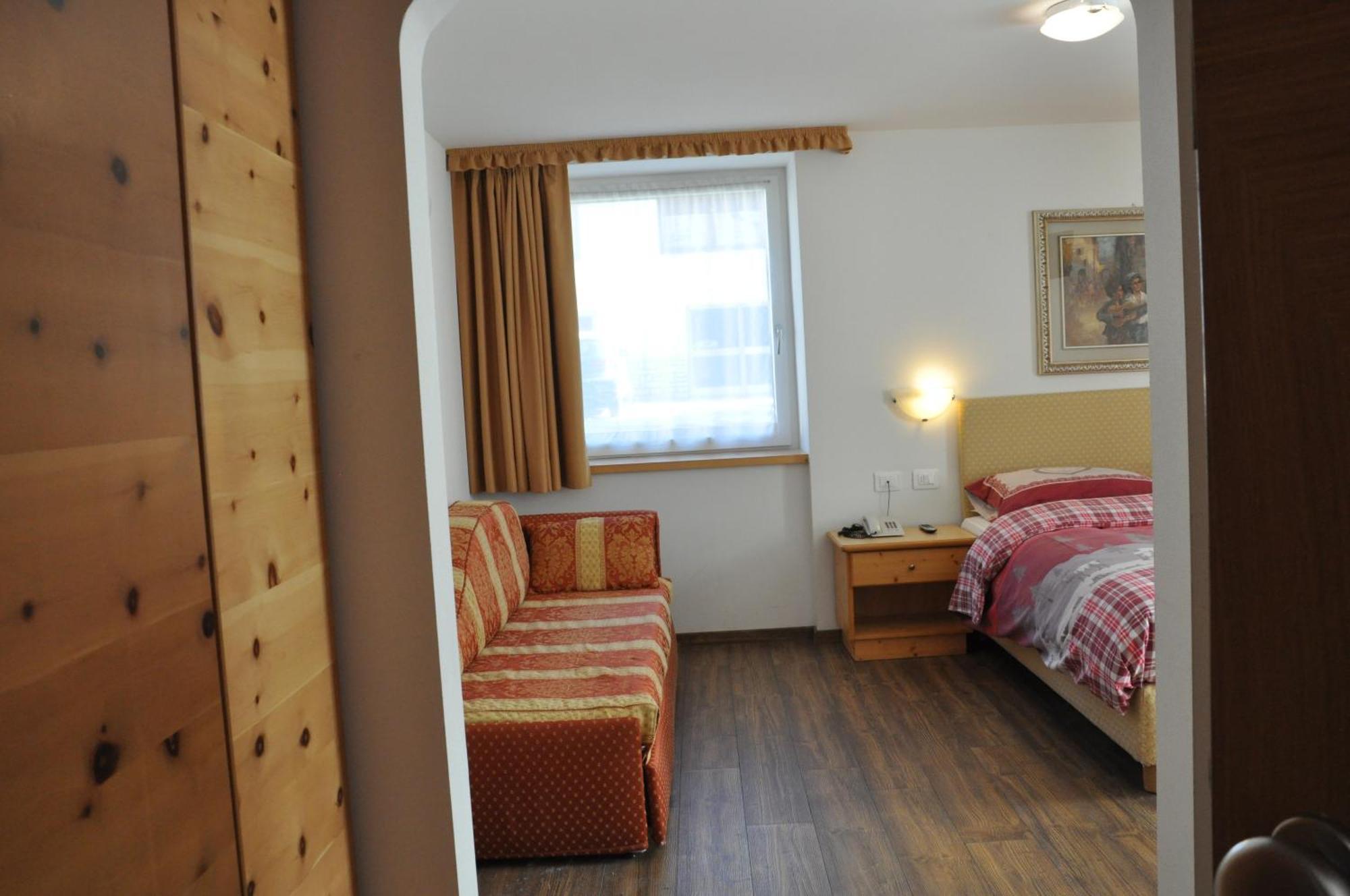 Alpenlife Hotel Someda موينا المظهر الخارجي الصورة