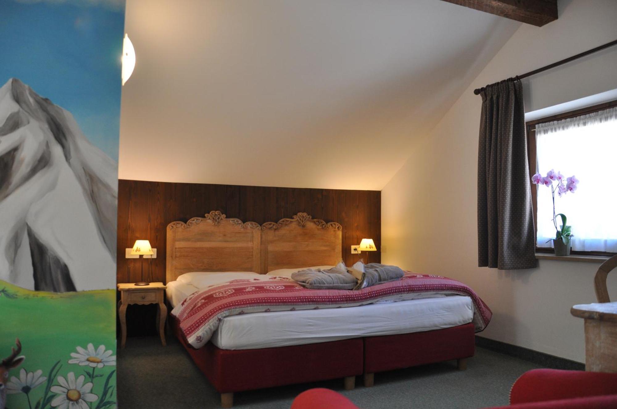 Alpenlife Hotel Someda موينا المظهر الخارجي الصورة